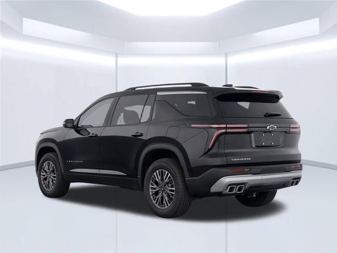 Used 2024 Chevrolet Traverse LT FWD image 5