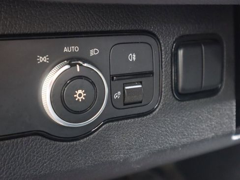 Used 2019 Mercedes-Benz Sprinter 144 image 9