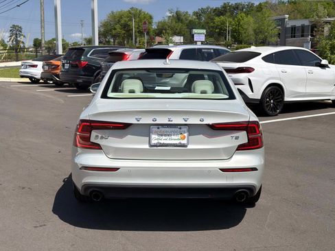 Used 2020 Volvo S60 T5 Momentum image 6