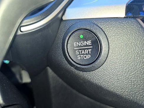 Used 2022 Ford Escape SE image 17