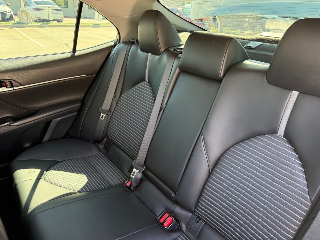 Used 2020 Toyota Camry SE FWD image 29