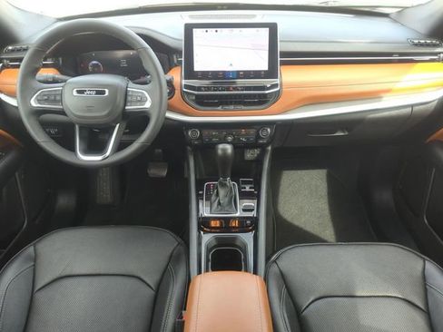 Used 2025 Jeep Compass Limited w/ Elite Group AWD/4WD image 23