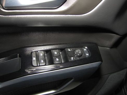 Used 2023 Nissan Pathfinder SL FWD image 11