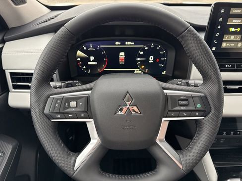 New 2025 Mitsubishi Outlander SE AWD/4WD image 15