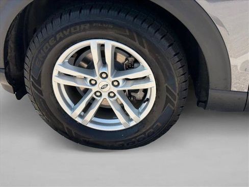 Certified 2021 Ford Explorer XLT w/ Equipment Group 202A AWD/4WD image 25