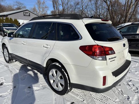 Used 2011 Subaru Outback 2.5i Limited image 8