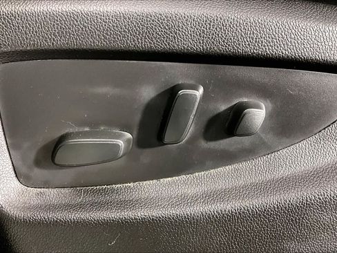 Used 2018 GMC Sierra 2500 Denali w/ Duramax Plus Package AWD/4WD image 32