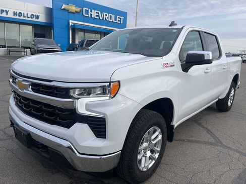 Used 2025 Chevrolet Silverado 1500 LT image 1