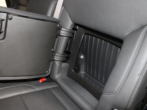 Used 2024 Chevrolet Silverado 1500 LT Trail Boss w/ Convenience Package II AWD/4WD image 9