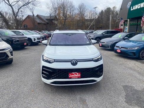 New 2026 Volkswagen Tiguan SEL R-Line image 2