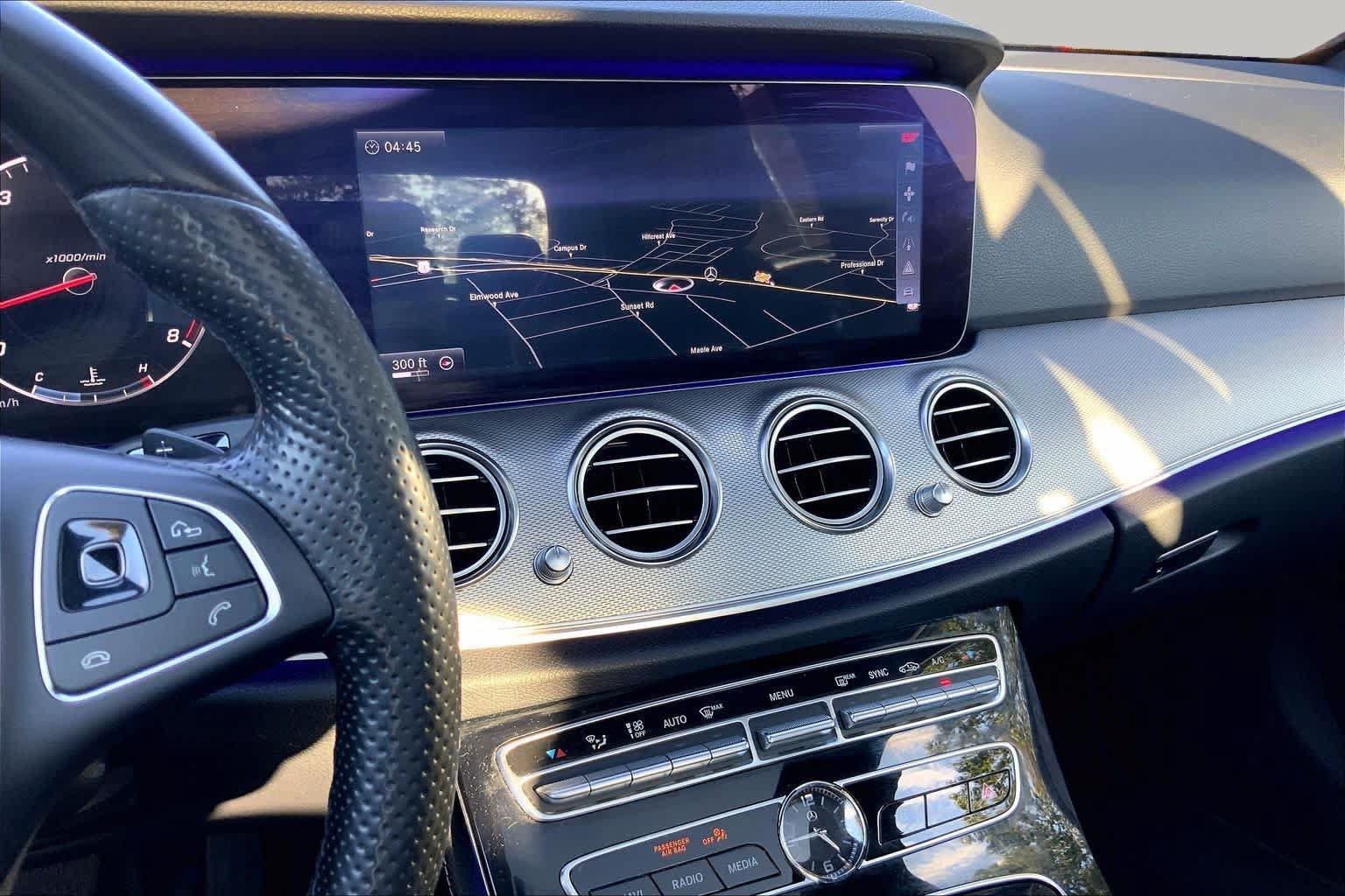 Certified 2017 Mercedes-Benz E 300 4MATIC image 7