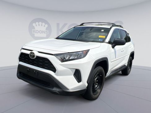 Used 2021 Toyota RAV4 LE AWD/4WD image 1