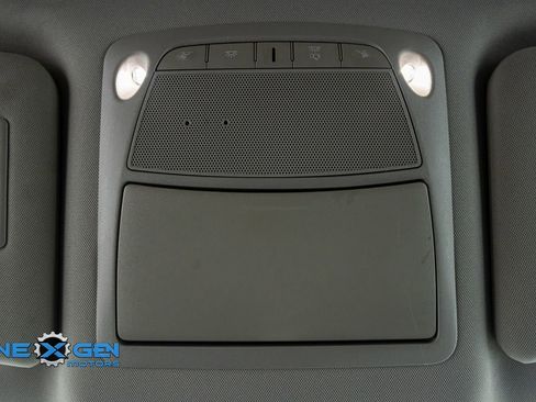 Used 2020 Nissan Rogue SV image 18