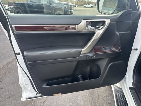 Used 2016 Lexus GX 460 Luxury image 15