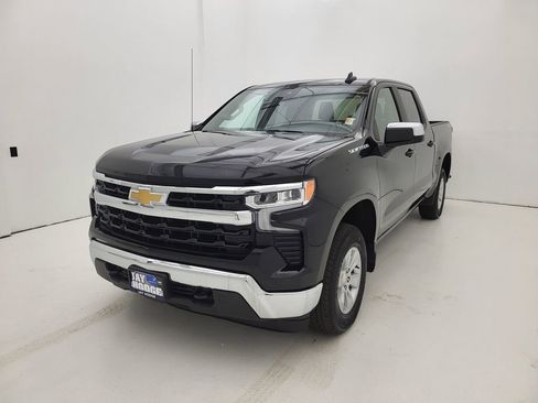 Used 2025 Chevrolet Silverado 1500 LT AWD/4WD image 19