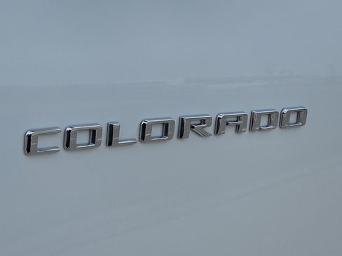 Used 2024 Chevrolet Colorado ZR2 w/ ZR2 Convenience Package III AWD/4WD image 10