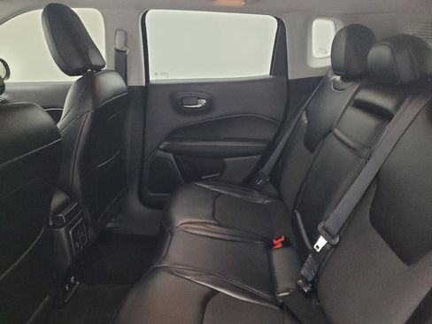 Used 2018 Jeep Compass Latitude w/ Popular Equipment Group FWD image 18