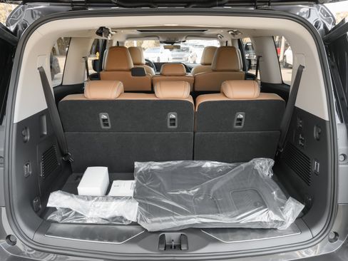 Certified 2026 INFINITI QX80 Luxe w/ Cargo Package AWD/4WD image 41