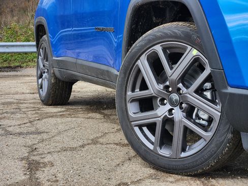 Used 2026 Jeep Compass Limited AWD/4WD image 10