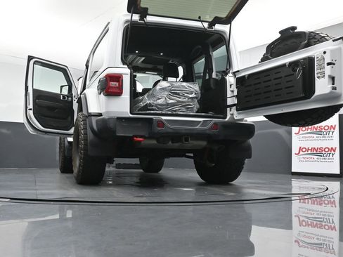 Used 2024 Jeep Wrangler Rubicon AWD/4WD image 30