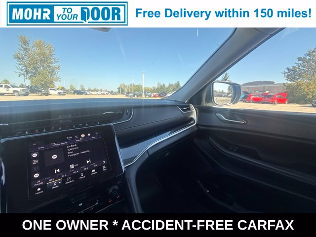 Used 2023 Jeep Grand Cherokee L Laredo AWD/4WD image 21