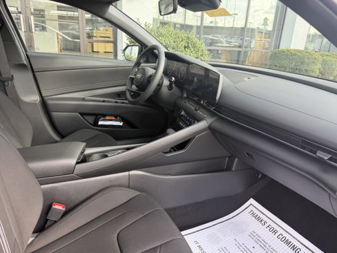 New 2026 Hyundai Elantra Sport FWD image 18