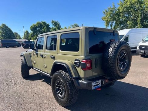 Used 2025 Jeep Wrangler Unlimited Rubicon w/ XTREMEE 35" Tire Package AWD/4WD image 3
