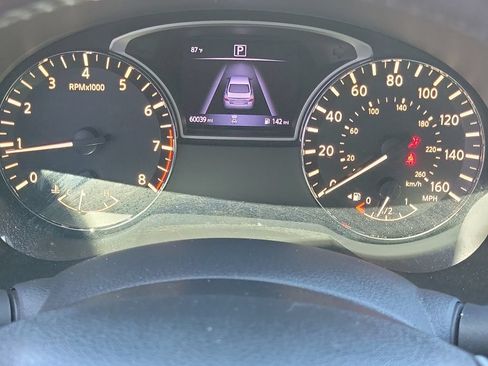 Certified 2018 Nissan Altima 2.5 SR w/ SR Midnight Edition FWD image 30