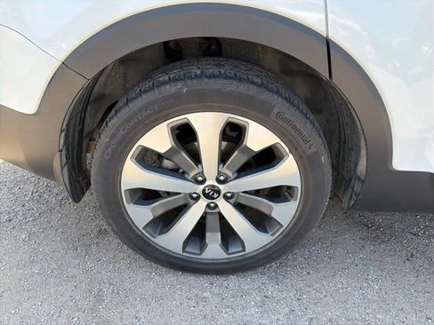 Used 2020 Kia Telluride S FWD image 16