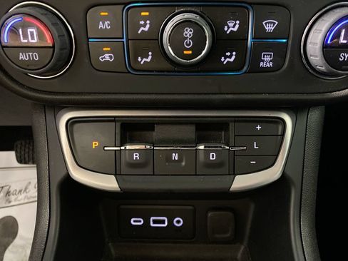 Used 2024 GMC Terrain SLE w/ Driver Convenience Package FWD image 19