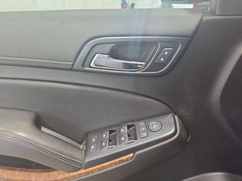 Used 2019 Chevrolet Suburban Premier AWD/4WD image 15