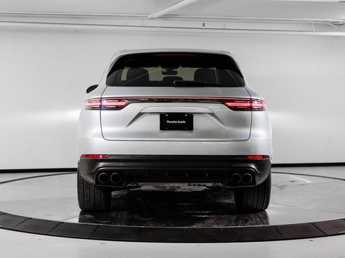 Used 2020 Porsche Cayenne S image 6