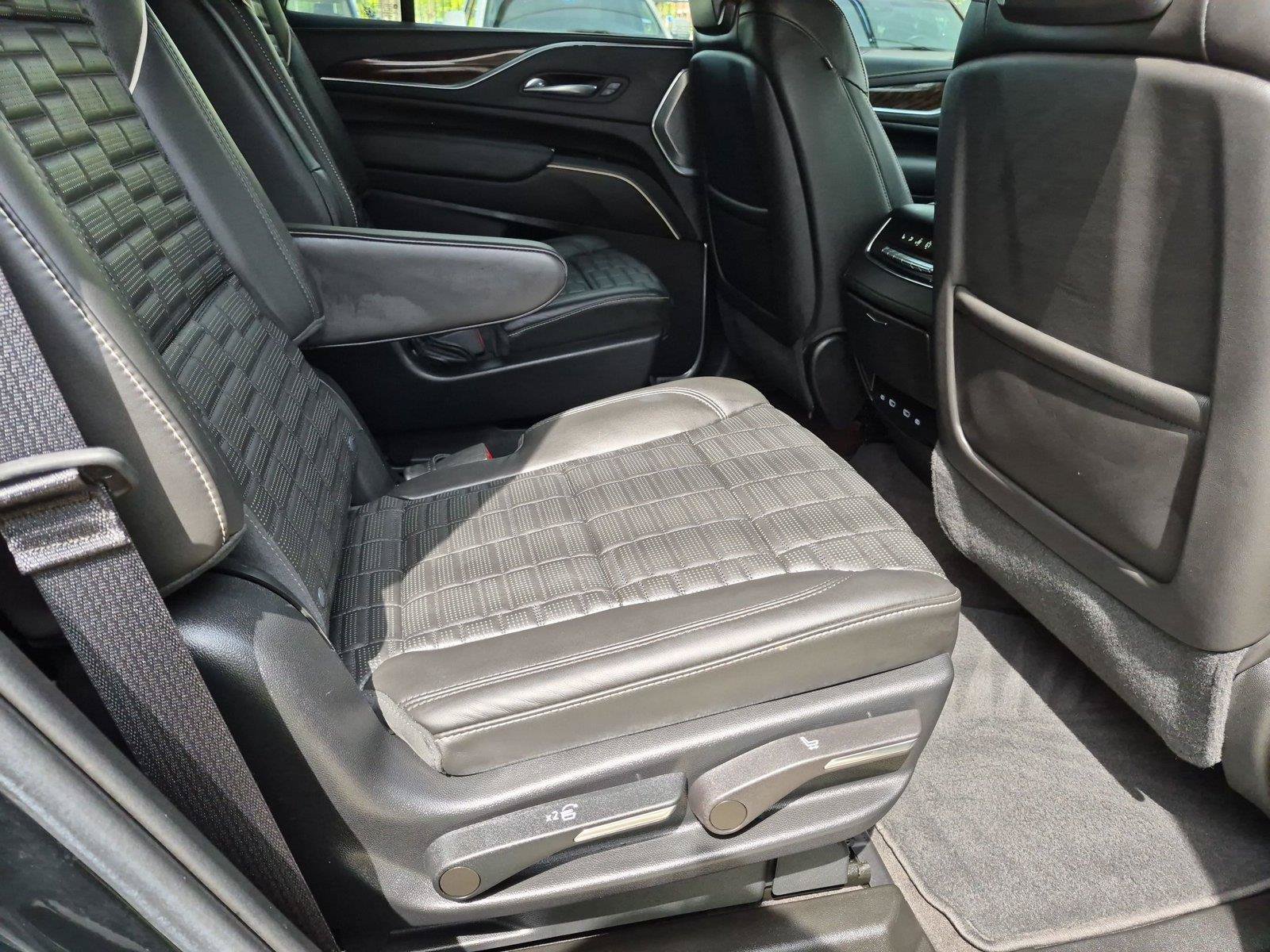 Used 2022 Cadillac Escalade Sport Platinum w/ Heavy-Duty Trailer Package AWD/4WD image 29