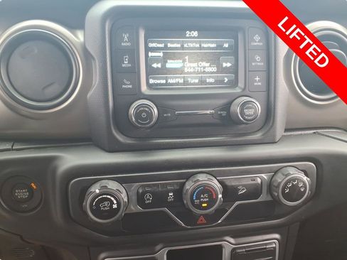 Used 2018 Jeep Wrangler Unlimited Sport image 25