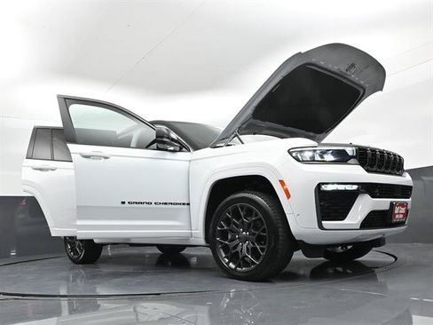 Used 2026 Jeep Grand Cherokee L Summit w/ Obsidian Package AWD/4WD image 47