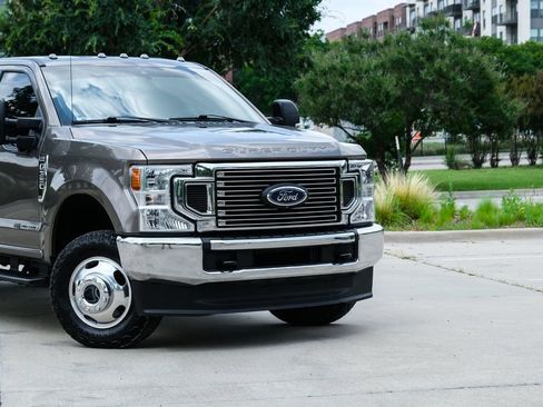 Used 2020 Ford F350 XL w/ STX Appearance Package AWD/4WD image 3