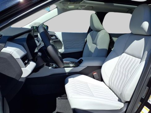 New 2025 Mitsubishi Outlander SEL image 12