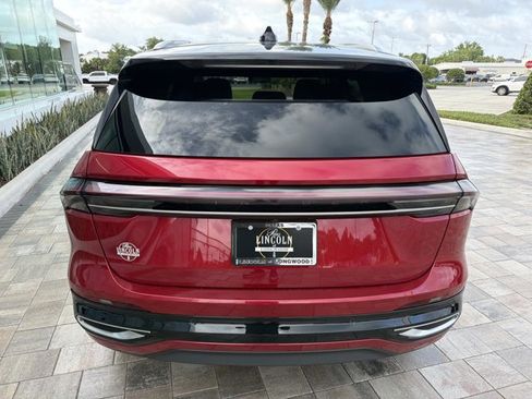 Used 2025 Lincoln Nautilus Reserve AWD/4WD image 3