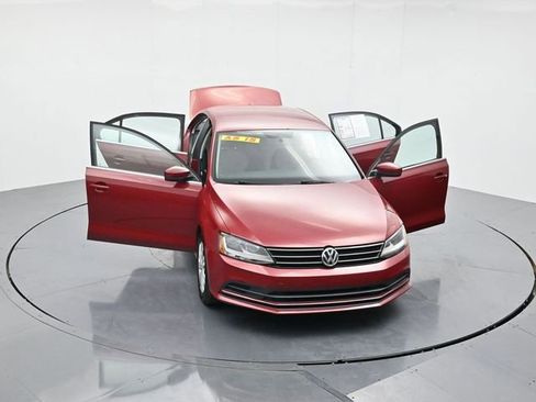 Used 2017 Volkswagen Jetta S image 41