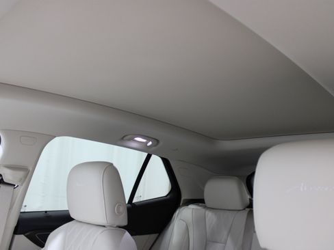 Used 2023 Buick Envision Avenir image 30