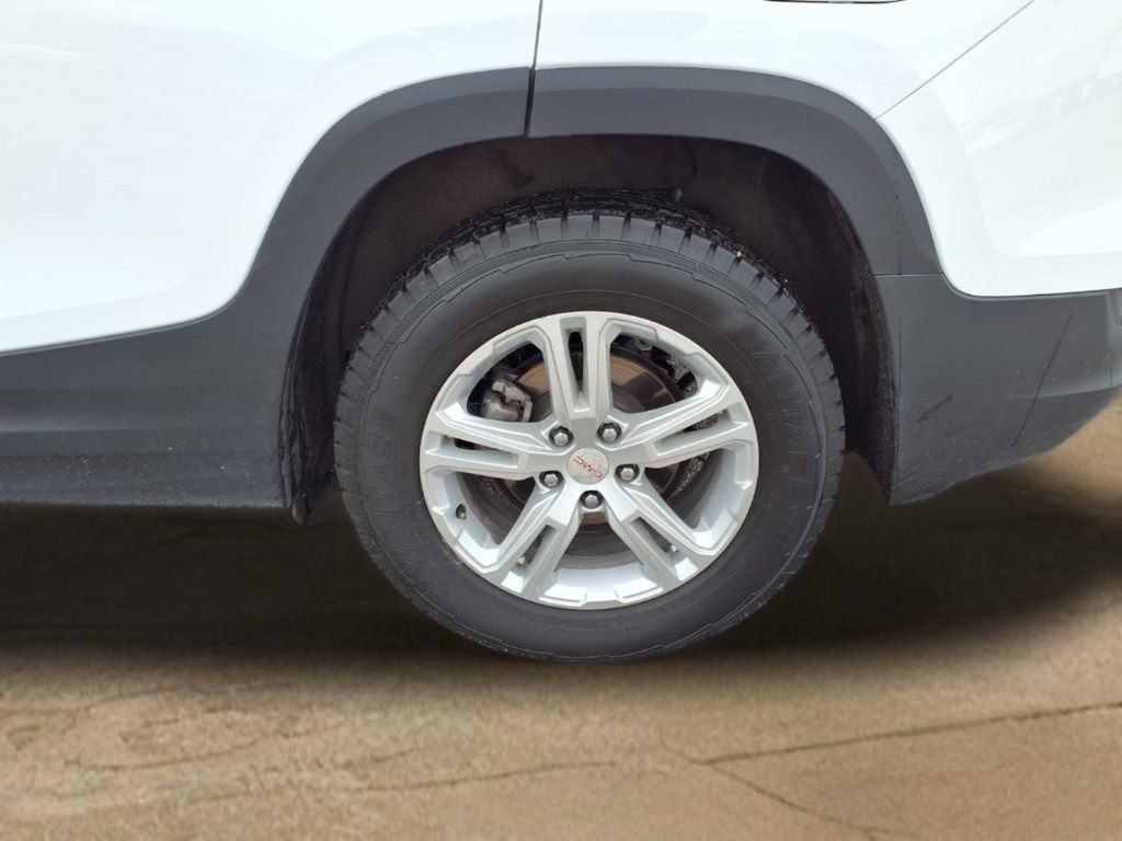 Used 2024 GMC Terrain SLE FWD image 25
