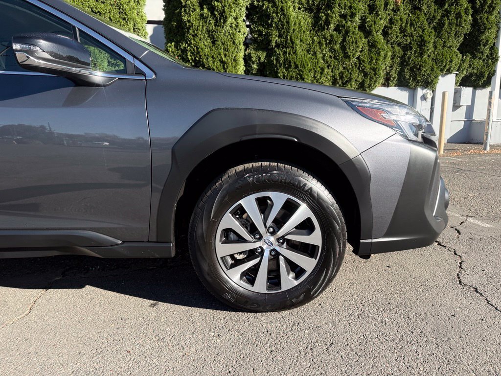 Used 2025 Subaru Outback Premium AWD/4WD image 11