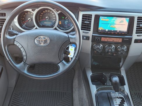 Used 2004 Toyota 4Runner Limited image 26