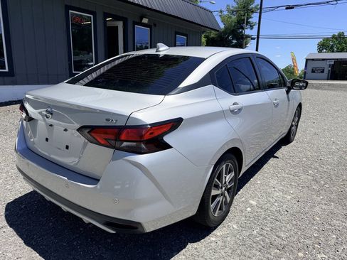 Used 2020 Nissan Versa SV FWD image 6