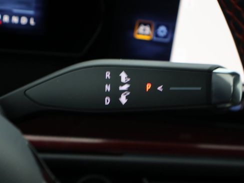 Certified 2024 Chevrolet Traverse RS image 40