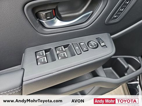 Used 2025 Honda Pilot Touring image 11