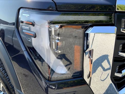 New 2025 GMC Sierra 3500 SLT w/ SLT Premium Package AWD/4WD image 13
