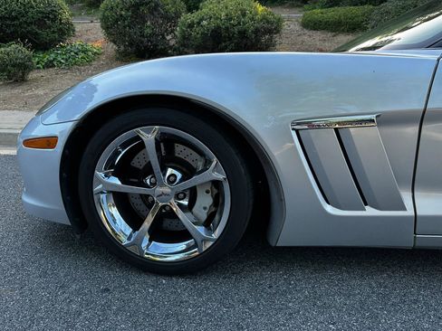 Used 2010 Chevrolet Corvette Grand Sport w/ Preferred Equipment Group RWD image 26