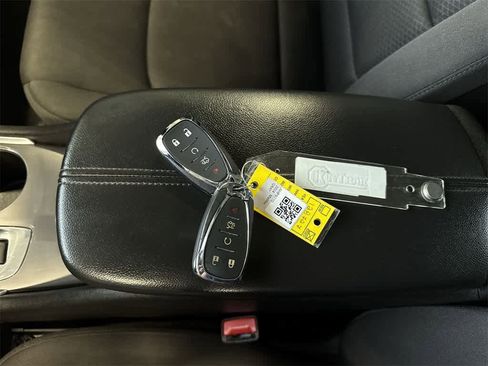 Used 2024 Chevrolet Malibu LT image 32