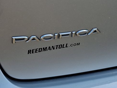 Certified 2023 Chrysler Pacifica Touring-L FWD image 33